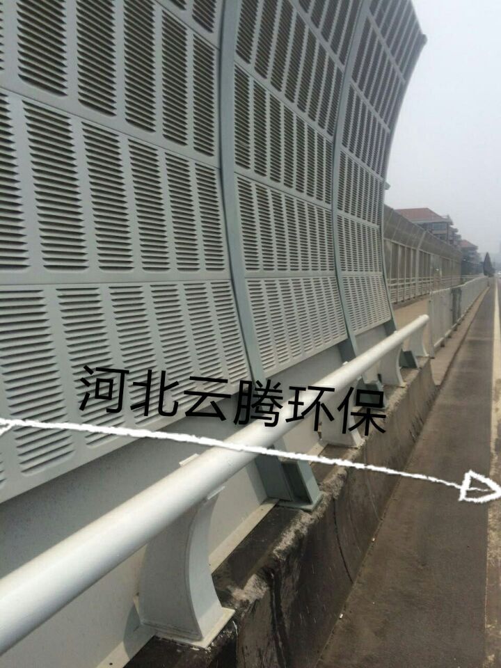 天津快速路大弧形聲屏障安裝施工
